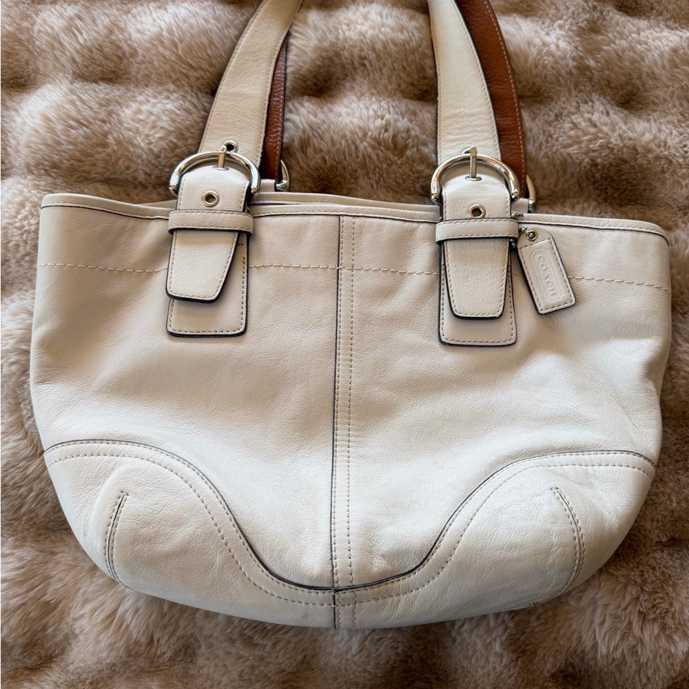 Vintage Coach Cream Leather shoulder purse #9544 - Picture 4 of 10
